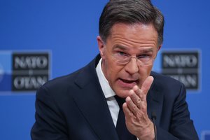 NATO vadovas: branduolinius ginklus panaudojusi Rusija sulauks pražūtingo atsako