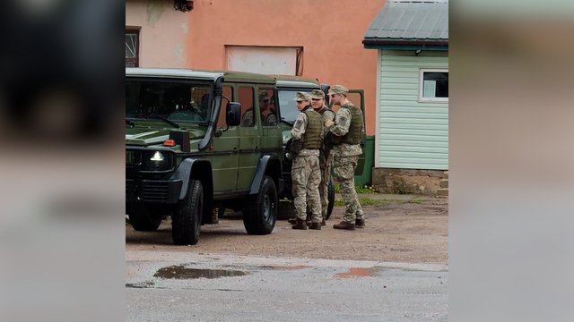 Lrytas iš arti: užfiksavo vaizdus iš galimai nukritusio drono paieškų