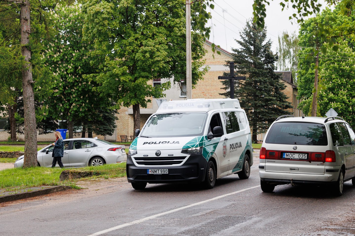 Galimai nukritusio drono paieškos netoli Merkinės.<br> T. Bauro nuotr.