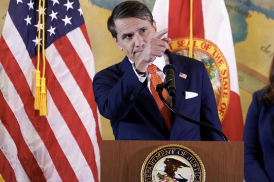 JAV Teisingumo departamentas pareiškė kaltinimus buvusiam Kubos prezidentui Rauliui Castro