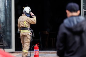 Po nedidelio gaisro Vilniaus viešbutyje greitosios medikai apžiūrėjo du žmones