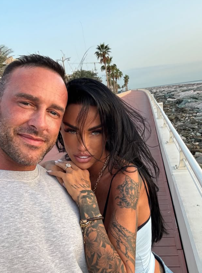 Dubajuje be žinios dingo Katie Price vyras: paskutinio skambučio detalės kelia šiurpą.<br> Instagramo nuotr.