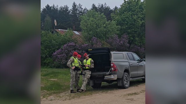 Varėnos r. tęsiasi drono paieškos: pasidalijo naujausiais vaizdais