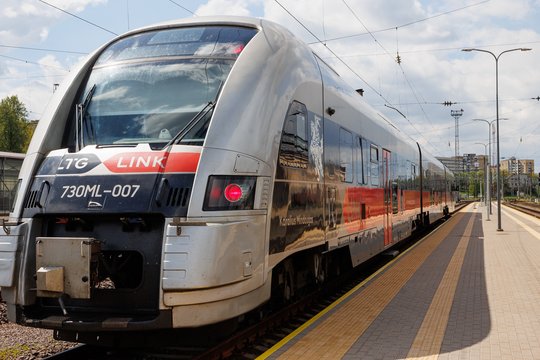 Dėl oro pavojaus sutrikęs traukinių eismas – atstatytas: buvo paveikti trys maršrutai, numatomi vėlavimai