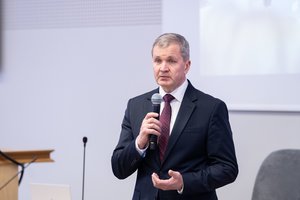 Viceministras: ar mokyklos pamokų metu privalo priimti gyventojus į priedangas, nustato savivaldybė