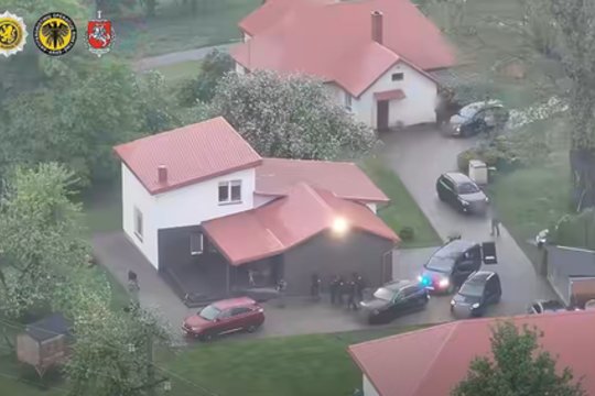 Atskleidė pribloškiančius faktus apie operaciją prieš kontrabandininkus: sulaikė 10 policininkų, kratos – ir komisariate 