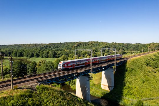 Keliaujantiems į pajūrį – gera žinia: kasdien kursuos traukiniai