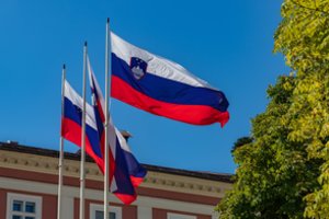 Naujuoju Slovėnijos ministru pirmininku išrinktas dešinysis J. Janša