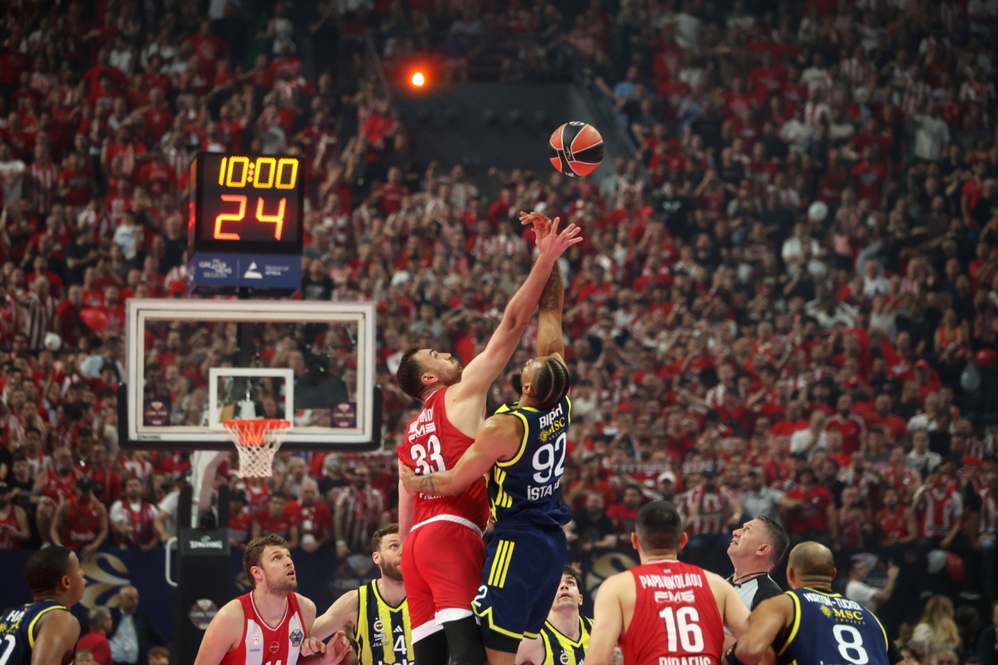 Fenerbahce ir Olympiakos kova Eurolygos pusfinalyje<br>EPA/ELTA nuotr.