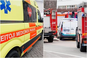 Kaune sudegė garažas su viduje stovėjusiu BMW – nukentėjo žmogus, liudininkai girdėjo sprogimą