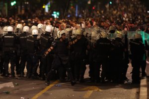 Serbijos sostinėje dešimtys tūkstančių mitinguotojų reikalavo pirmalaikių rinkimų
