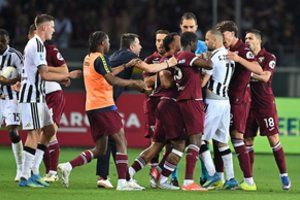 Riaušes žadėję sukelti „Juventus“ sirgaliai galiausiai liko be Čempionų lygos – „kiaulę“ pakišo G. Gineitis ir „Torino“ klubas
