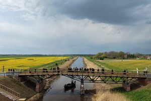 Po dvejus metus trukusio remonto atidarė eismą tiltu: galės naudotis ir pėstieji, ir vairuotojai