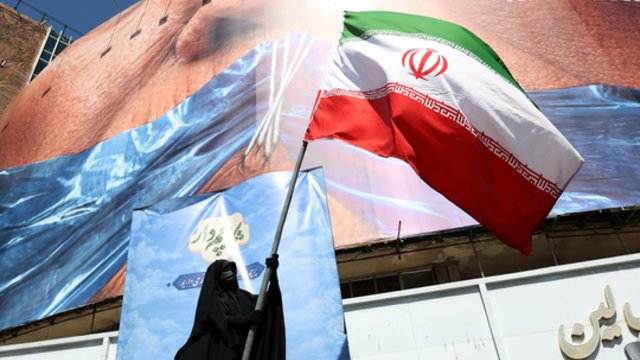 Daugėjant vilčių dėl JAV ir Izraelio karo prieš Iraną – naftos kainų reakcija: gerokai smuko