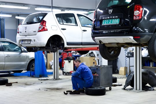 Viena smulkmena automobilyje nepastebimai „ryja“ pinigus – į tai atkreipia dėmesį nedaugelis