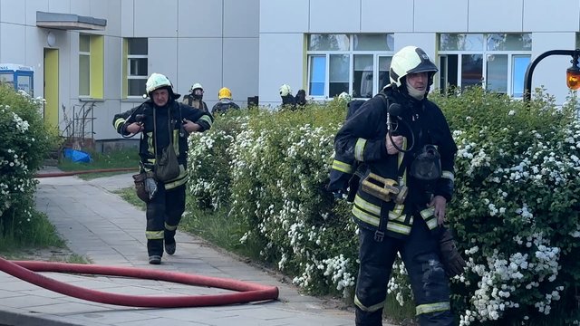 Riešės gimnazijoje kilo gaisras, evakuota 1 600 mokinių: vaizdai iš įvykio vietos