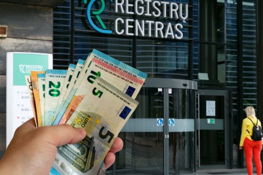 Paaiškėjo, ar Registrų centro vadovas gavo išeitinę ir koks jo atlyginimas