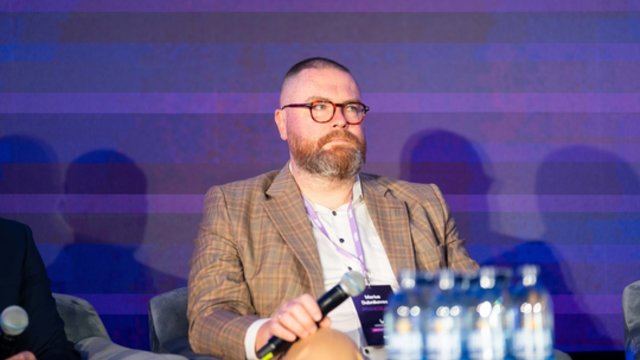 Neapibrėžtumo pasaulyje ragina išlikti optimistiškiems: prakalbo, kaip gyvensime ateinančiais metais