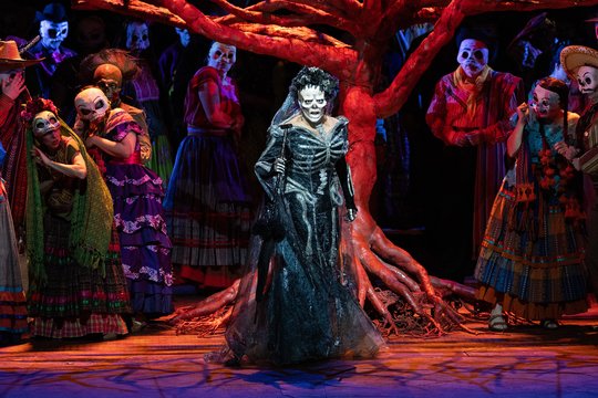 „Metropolitan Opera“ sezoną kine užbaigs magijos kupina opera apie Fridą Kahlo