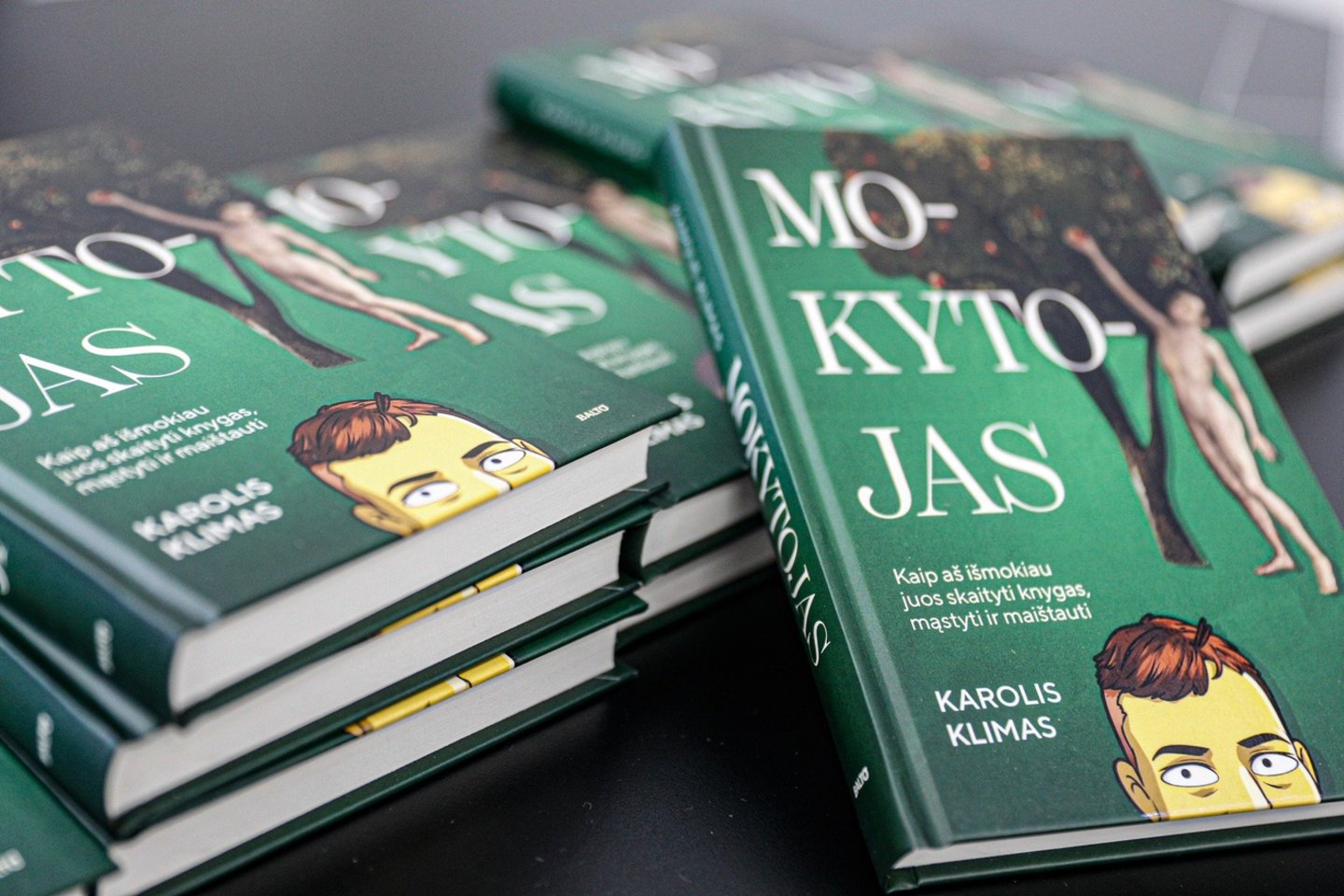 K. Klimas – žinomo tinklaraščio „Lietuvių kalbos mokytojas“ autorius. Jo knyga „Mokytojas: kaip aš išmokiau juos skaityti knygas, mąstyti ir maištauti“ didžiulio populiarumo sulaukė vos pasirodžiusi, netrukus tapo perkamiausiu lietuvių autoriaus grožiniu kūriniu internete, iki šiol išleisti septyni knygos tiražai.<br> A. Starnavičiaus nuotr.