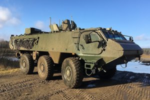 Nuspręsta pirkti 936 suomių gamintojo šarvuočius „Patria“
