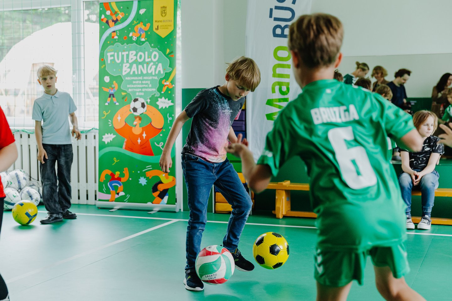 Lietuvos futbolo federacija, „Mano BŪSTAS“ bei labdaros ir paramos fondas „Janukonis fondas“ surengė antrąjį „Futbolo bangos“ renginį.