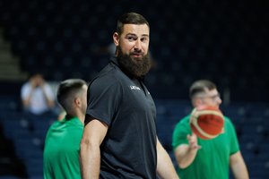 Jonas Valančiūnas paviešino netikėtą nuotrauką iš praeities