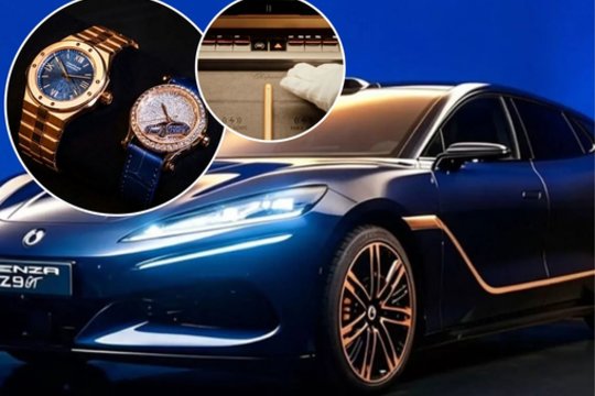 Su paauksuotomis detalėmis ir prabangiu laikrodžiu: šis elektromobilis parduotas už milžinišką sumą
