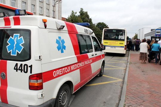 Vilniuje maršrutinis autobusas moteriai pervažiavo koją