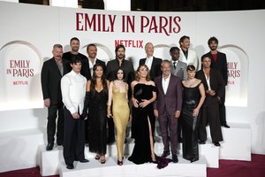Užgeso serialo „Emily in Paris“ žvaigždės gyvybė