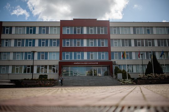 Teismas atleido nuo atsakomybės „čekučių“ byloje figūravusią Joniškio rajono politikę