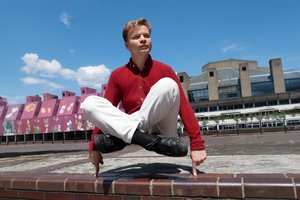 Grupės „black midi“ lyderis Geordie Greep surengs itin intymų koncertą Vilniuje