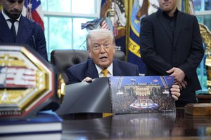 D. Trumpas atnaujino ieškinį dėl šmeižto prieš leidinį „The Wall Street Journal“
