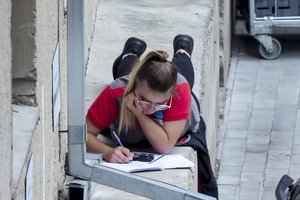 Darbo rinkos laukia tiksinti bomba: kalba apie priedus vokeliuose ir teismus – bet tai dar ne blogiausia