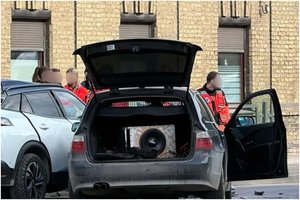  Didelė avarija Kaune: judrioje sankryžoje sužeisti 2 žmonės, nusidriekė transporto spūstys