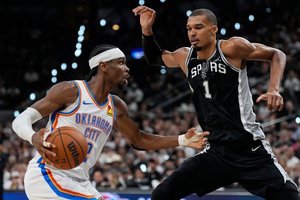 NBA MVP surakinę „Spurs“ išplėšė septintąsias Vakarų finalo rungtynes