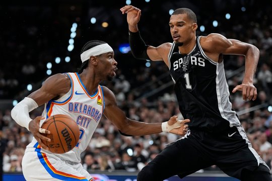NBA MVP surakinę „Spurs“ išplėšė septintąsias Vakarų finalo rungtynes