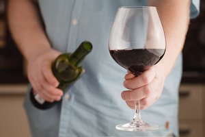 Mažai kam žinomas alkoholio poveikis: genetikas pasakė, kas vyksta išgėrusio žmogaus ląstelėse