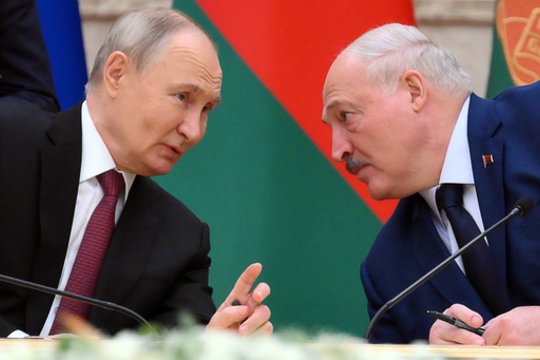 Baltarusijai – augantis Rusijos spaudimas: Ukraina perspėja apie galimas provokacijas
