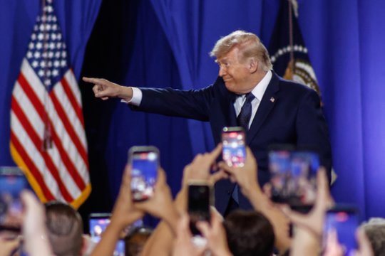 Tarp V. Putino grasinimų ir D. Trumpo pažadų: ilgametė Rusijos partnerė – ant lūžio taško