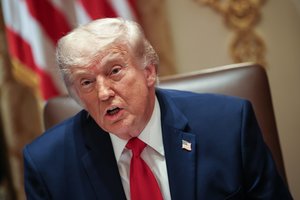 JAV teisėja įšaldė D. Trumpo sąjungininkams skirtą „kyšių fondą“