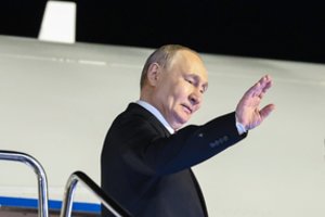 V. Putinas atsidūrė „cugcvango“ situacijoje – viskas veda giliau į prarają