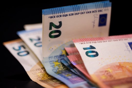 Nerimaujantiems dėl mokesčių reformos – specialistės atsakymas kam ištuštins pinigines labiausiai