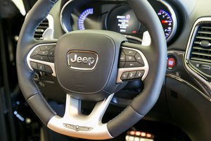 Vilniuje vagys nuniokojo automobilį „Jeep Grand Cheroke“ – žala siekia 4 000 eurų