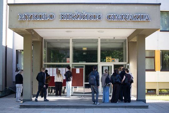 Egzaminų sesiją pradeda lietuvių kalbos ir literatūros egzaminas