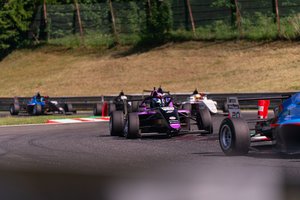 „Formulės 4“ lenktynėse Austrijoje – istoriniai Marko Šilkūno podiumai