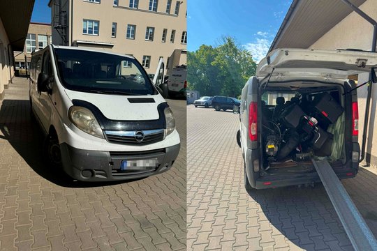 Pasieniečiai Klaipėdoje sulaikė Latvijos piliečius su ką tik Švedijoje pavogtu motociklu BMW