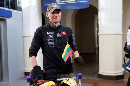 Vilniaus oro uoste – sujudimas: sutiktas alpinistas Saulius Damulevičius