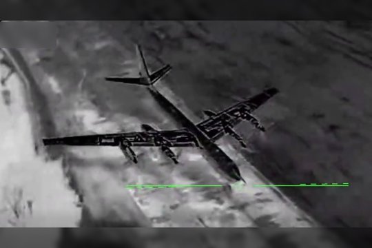 Ukrainiečių dronai smogė į du specialios paskirties Rusijos lėktuvus