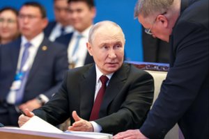 Kremliaus pareigūnai įspėja V. Putiną: negalime sau to leisti